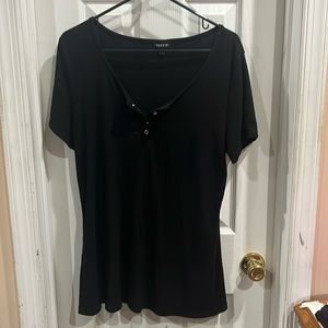 Woman’s torrid shirt